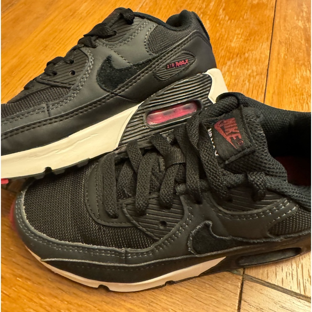 Boy’s Nike AirMax size2